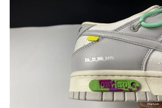 DM1602-114 4 Dunk Nike Low O-W Lot 0721